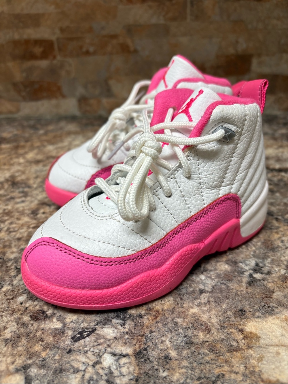 Air Jordan 12 Retro White / Pink Size 8C